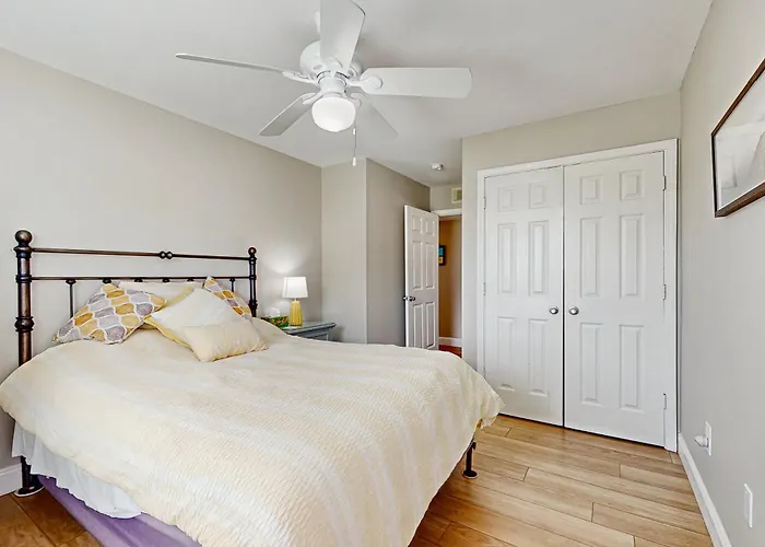 Apartment Colony Club C1 *